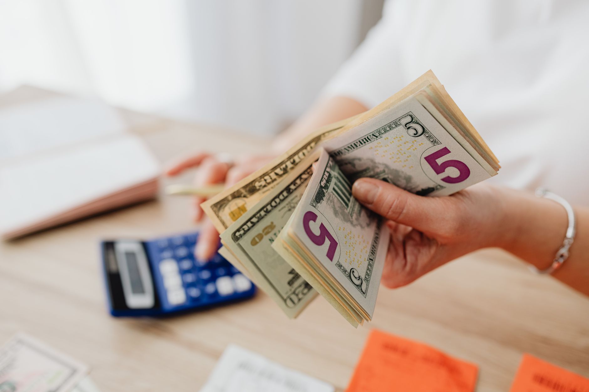 Average Monthly Subscription Spending US: The $219 Monthly Drain Draining Your Budget