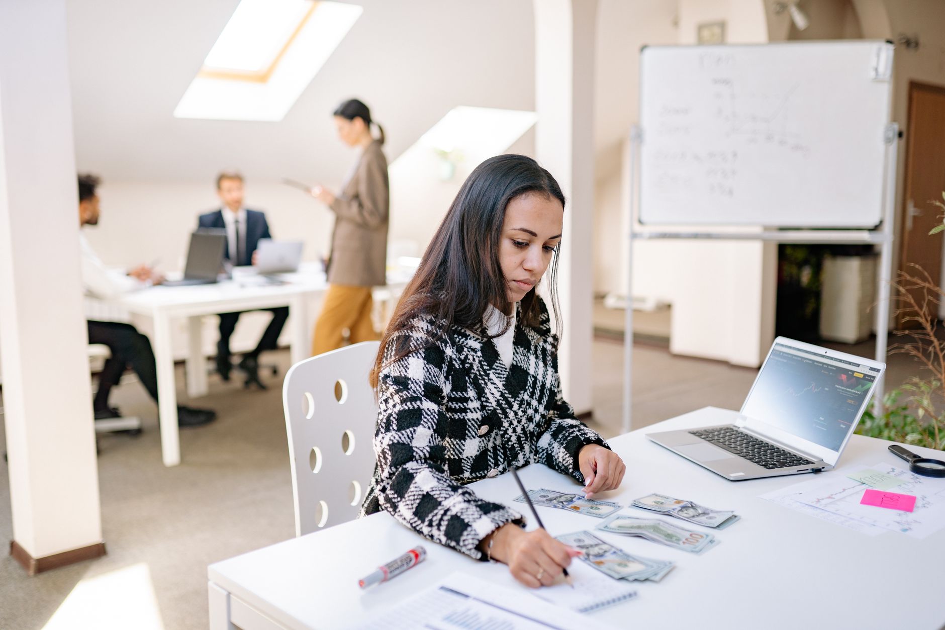 Best Part-Time Jobs for College Students: Maximize Income Without Sacrificing Grades