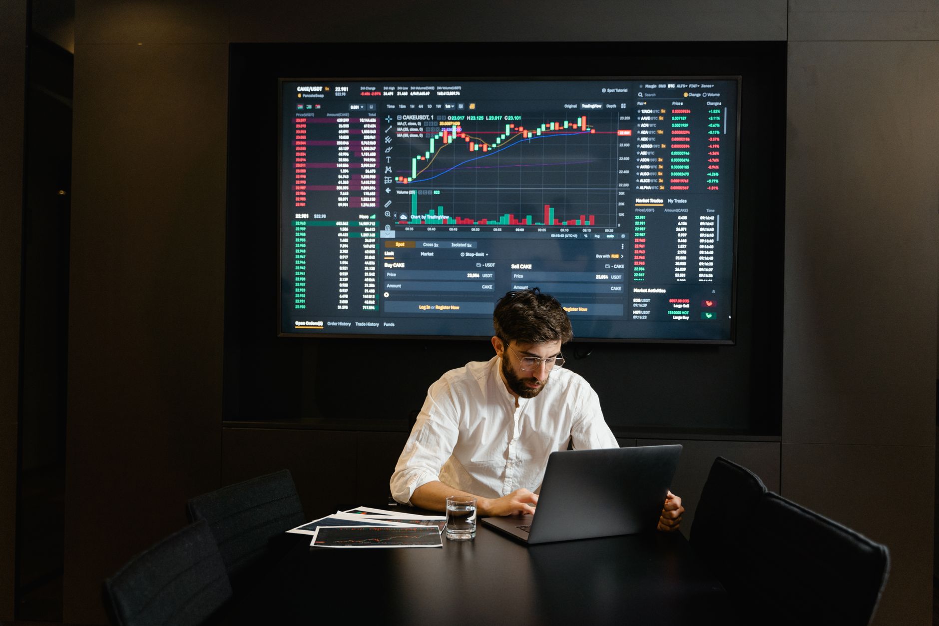 Brokered CDs vs Bank CDs: Which Offers Better Yields and Safety in 2024?