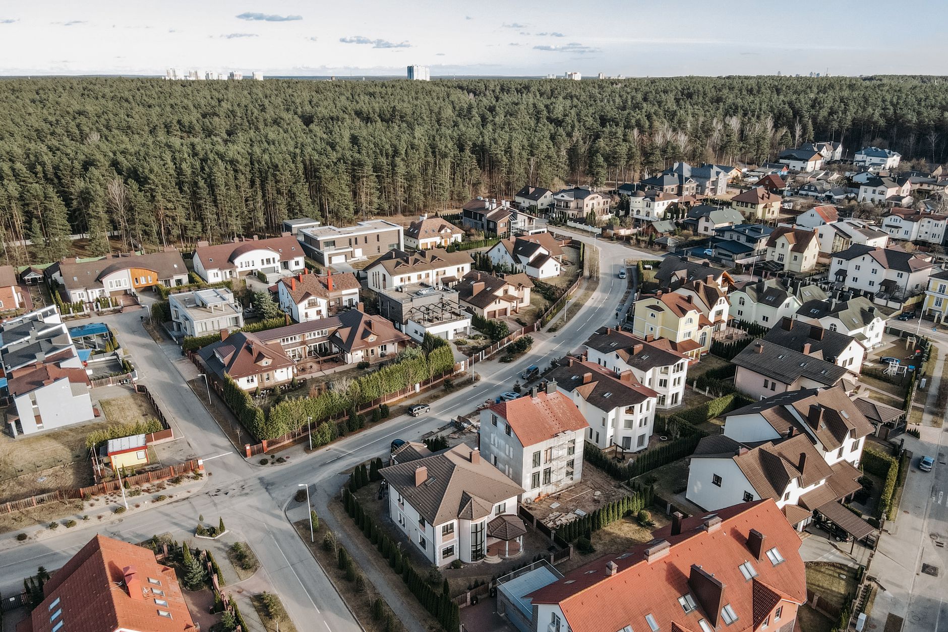 Cell Tower Zoning and Permitting: The Complete 2025 Guide to Maximizing Passive Income from Wireless Leases