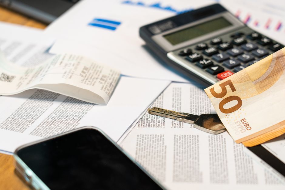 Manual Entry vs Automatic Transaction Import: Which Budgeting Method Wins in 2024?