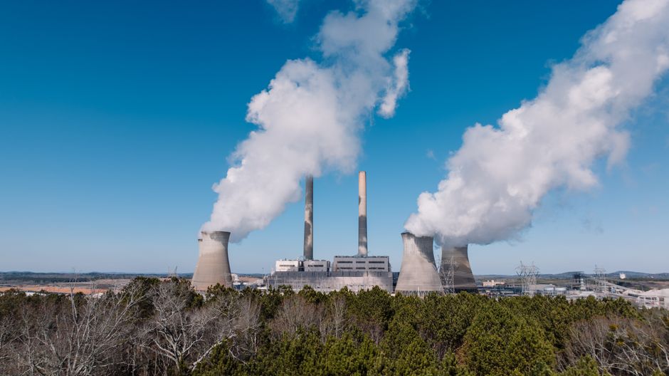 Clean Energy ETFs ICLN vs PBW vs QCLN: The Complete 2025 Comparison Guide