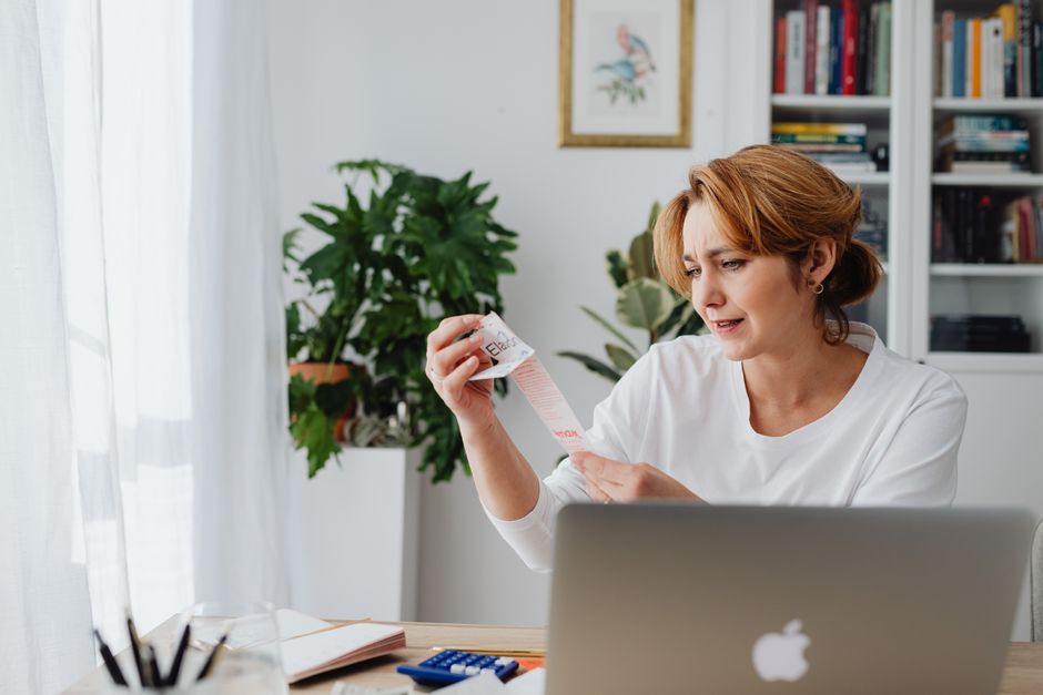 Social Comparison and Spending: The Complete Guide to Breaking the Cycle of Lifestyle Inflation