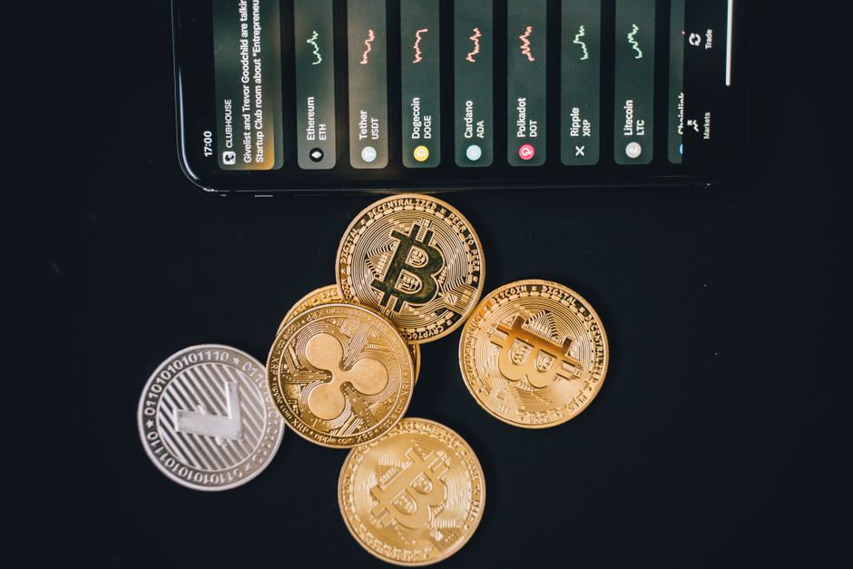 Bitcoin vs Ethereum Investment Strategy: The Complete Guide