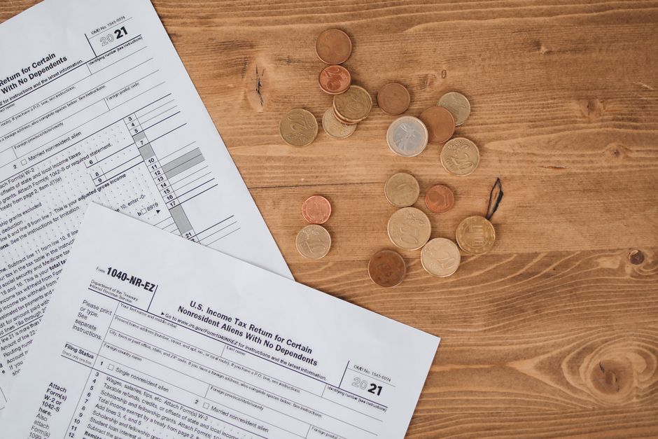 Charitable Bunching Strategy: The Complete Guide for Year-End Tax Planning