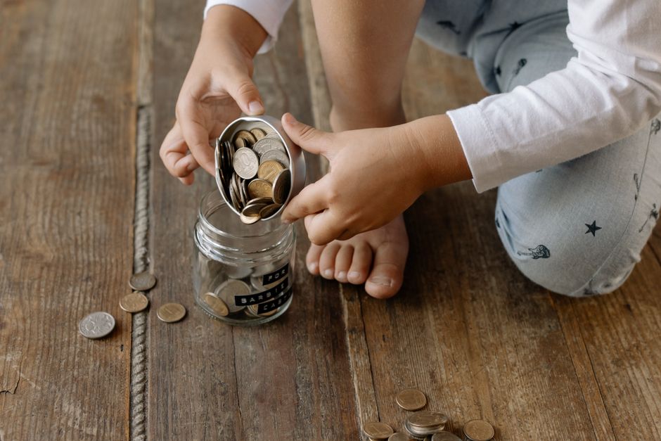 7 Proven Kids Clothing Budget Tips That Save Families $1,200+ Annually