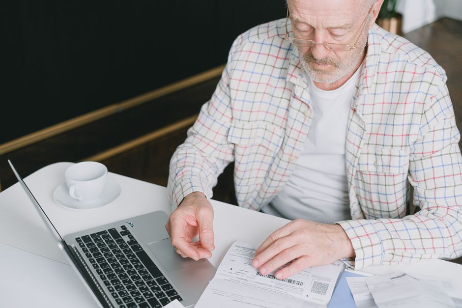 Pension Lump Sum vs Annuity: The Complete Guide for Senior Finance