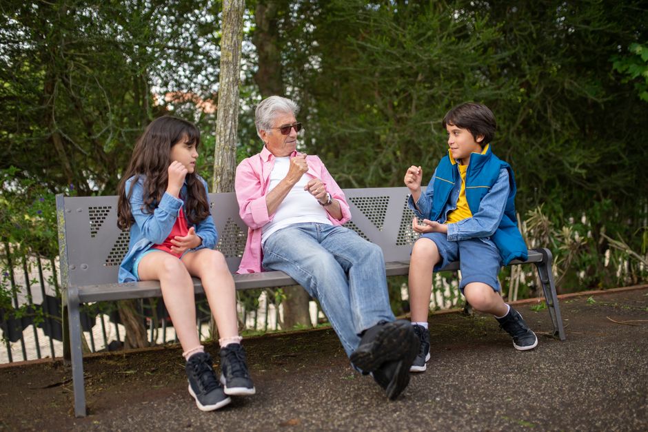 Teaching Grandkids About Money: A Grandparent's Complete Guide to Building Financial Wisdom Across Generations